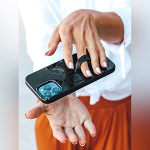 Loopy case- BLACK Leopard for Phone 11 & Xr (6.1" Screen). EUC